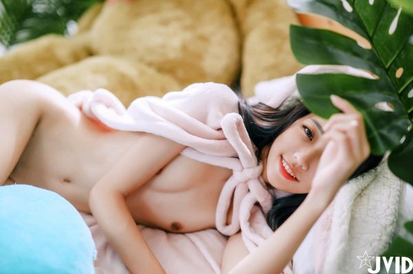    JVID-妍妍-可愛無極限的妍妍小兔子-重生的妍妍-清纯私房写真与居家诱惑大尺度精选集-2022.11.20第60张图片