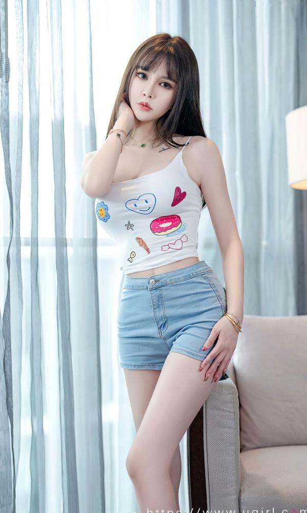    UGirls尤果圈青树《如初见》居家清新私房写真，涂鸦吊带配牛仔短裤，尽显白皙迷人好身材，纯欲风诱惑大片第12张图片