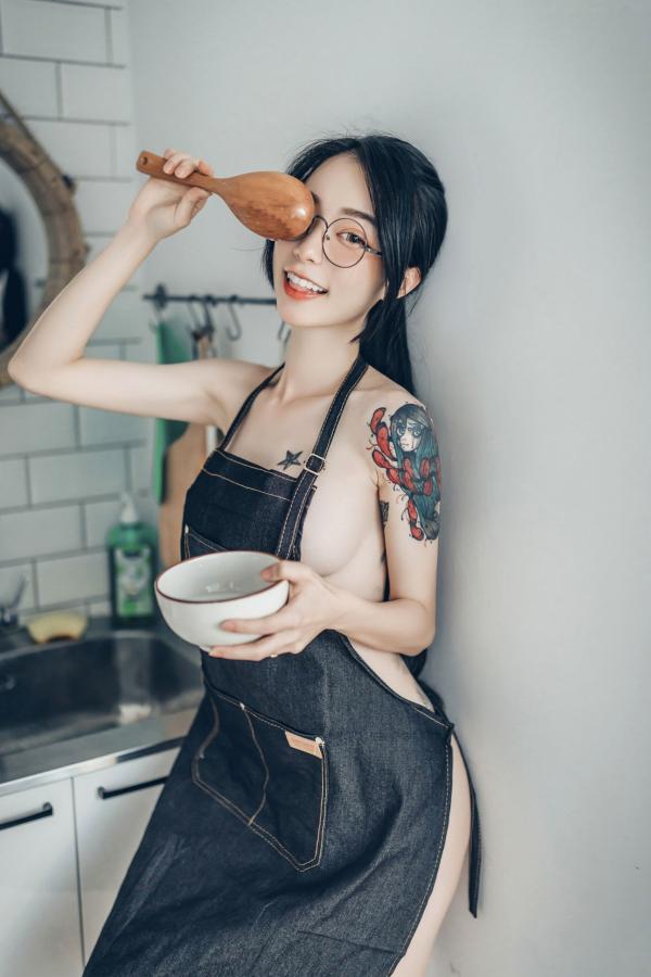    JVID-辰辰、妍妍、飘飘：宅女与猫咪的同居生活，高颜值女神角色扮演，超大尺度猫娘私房写真，闺蜜互动极度诱惑，尽显白皙身材与缠绵风情第117张图片