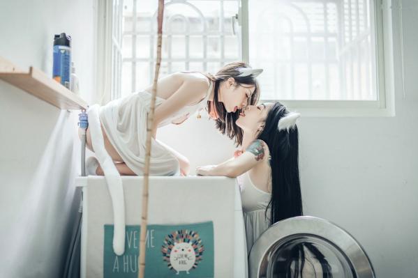    JVID-辰辰、妍妍、飘飘：宅女与猫咪的同居生活，高颜值女神角色扮演，超大尺度猫娘私房写真，闺蜜互动极度诱惑，尽显白皙身材与缠绵风情第143张图片