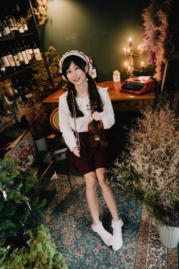    朵莉 - 柔美复古文艺风格棚拍 纯欲甜美少女私房写真系列 [100P]第9张图片