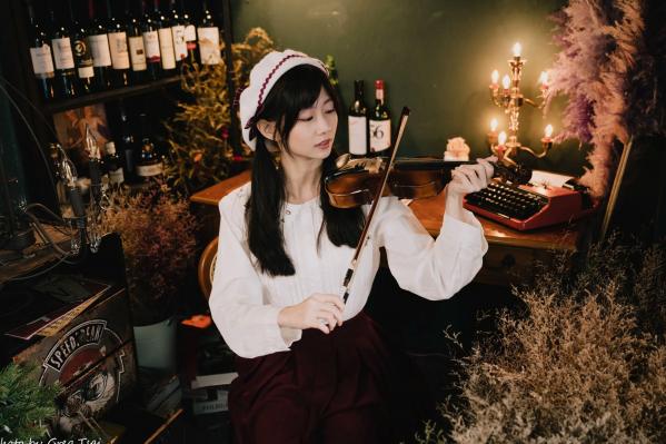    朵莉 - 柔美复古文艺风格棚拍 纯欲甜美少女私房写真系列 [100P]第10张图片