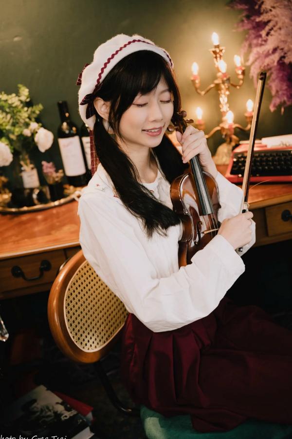    朵莉 - 柔美复古文艺风格棚拍 纯欲甜美少女私房写真系列 [100P]第18张图片