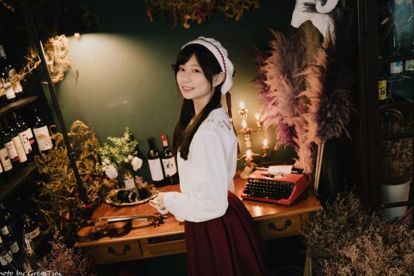    朵莉 - 柔美复古文艺风格棚拍 纯欲甜美少女私房写真系列 [100P]第20张图片