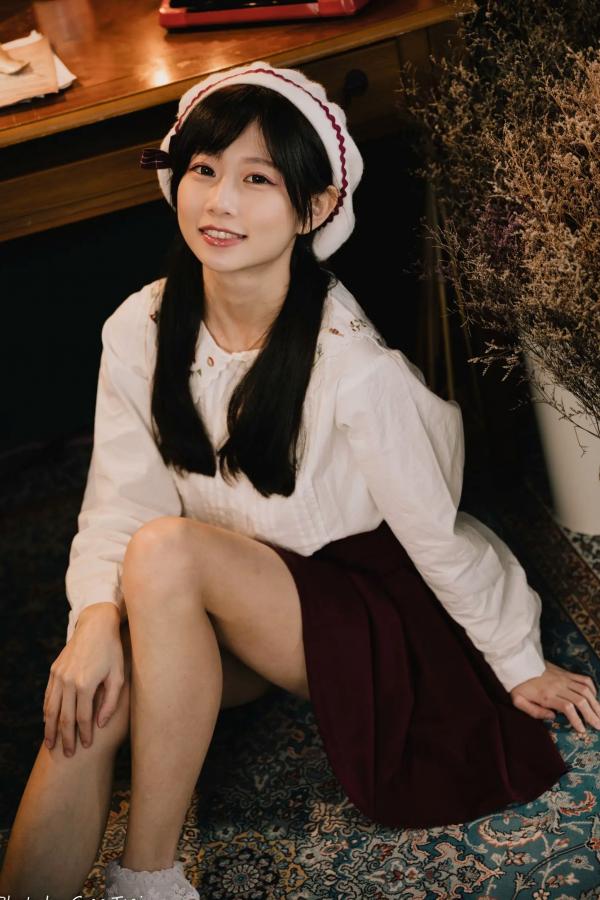    朵莉 - 柔美复古文艺风格棚拍 纯欲甜美少女私房写真系列 [100P]第29张图片