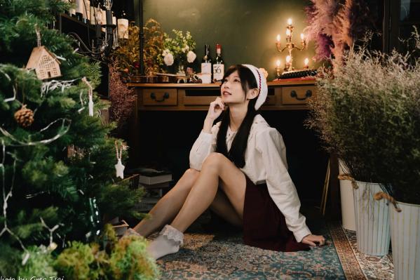    朵莉 - 柔美复古文艺风格棚拍 纯欲甜美少女私房写真系列 [100P]第30张图片
