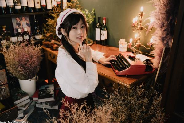    朵莉 - 柔美复古文艺风格棚拍 纯欲甜美少女私房写真系列 [100P]第40张图片