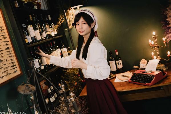    朵莉 - 柔美复古文艺风格棚拍 纯欲甜美少女私房写真系列 [100P]第46张图片