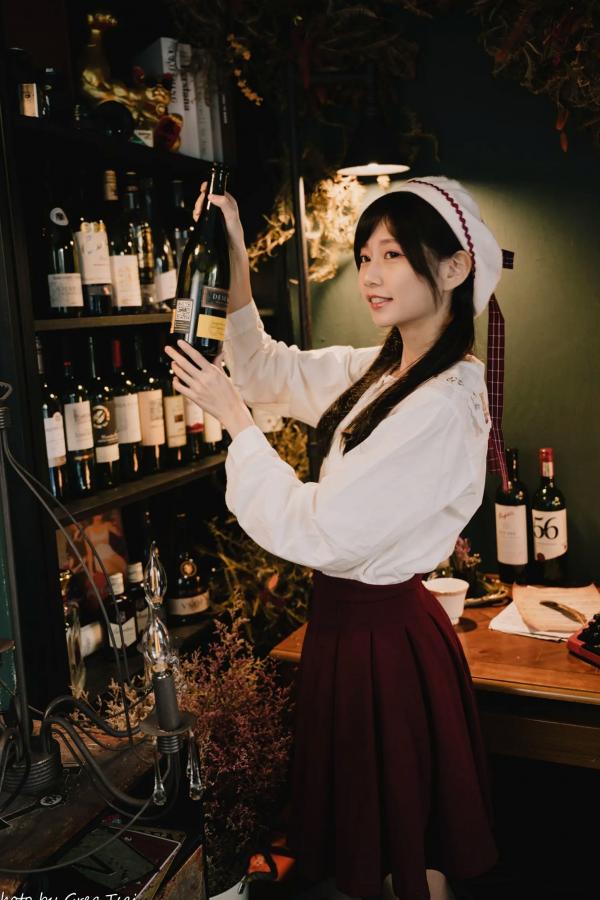    朵莉 - 柔美复古文艺风格棚拍 纯欲甜美少女私房写真系列 [100P]第47张图片