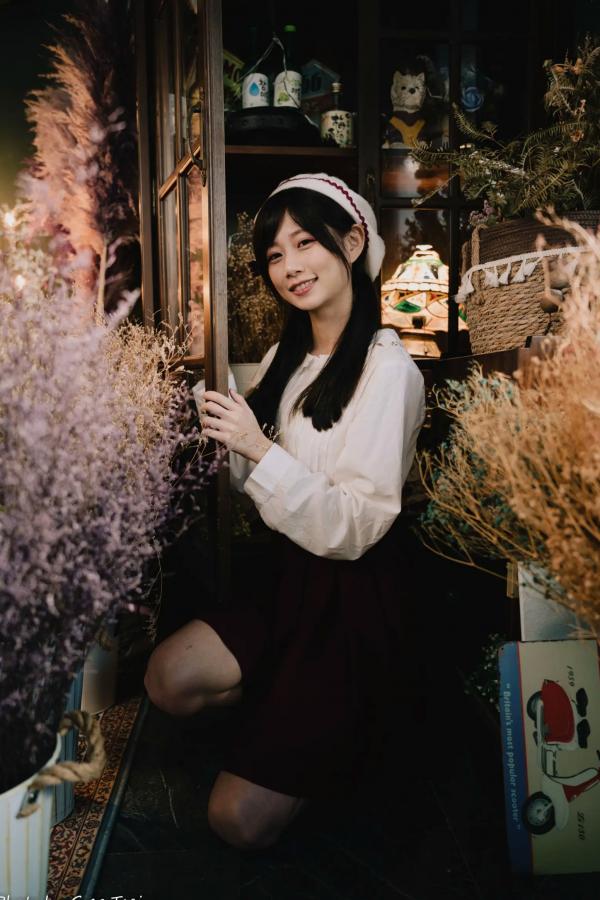    朵莉 - 柔美复古文艺风格棚拍 纯欲甜美少女私房写真系列 [100P]第63张图片