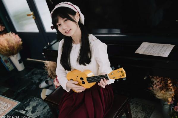    朵莉 - 柔美复古文艺风格棚拍 纯欲甜美少女私房写真系列 [100P]第86张图片