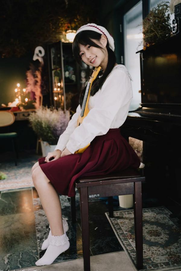    朵莉 - 柔美复古文艺风格棚拍 纯欲甜美少女私房写真系列 [100P]第89张图片