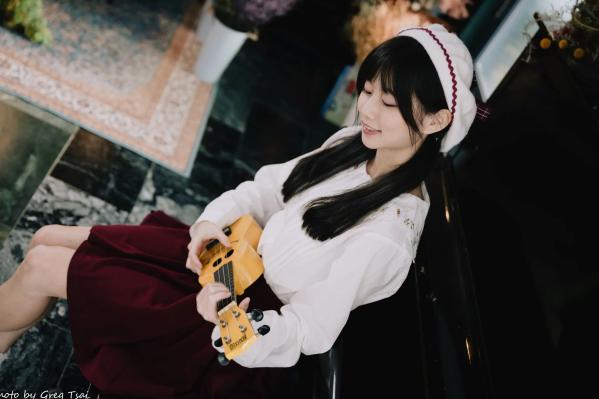    朵莉 - 柔美复古文艺风格棚拍 纯欲甜美少女私房写真系列 [100P]第91张图片