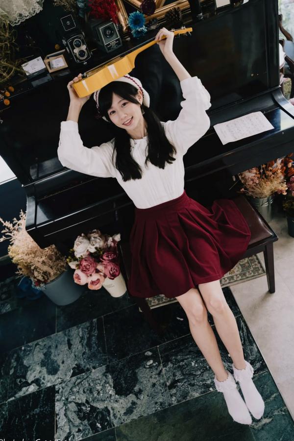    朵莉 - 柔美复古文艺风格棚拍 纯欲甜美少女私房写真系列 [100P]第100张图片
