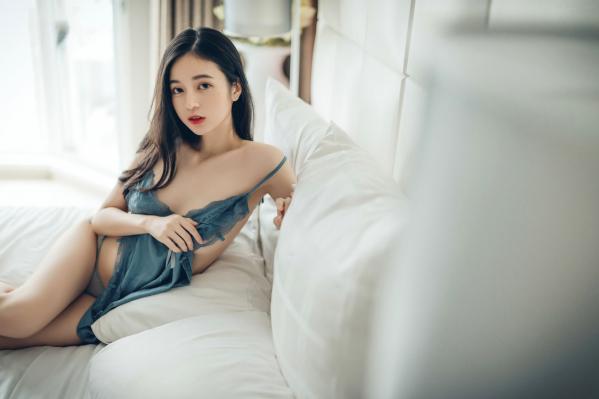    JVID-辰辰-极致诱惑蓝色两片式睡衣私房照-大尺度透明内裤拍摄-性感撩人绝美写真-2021.09.03第44张图片