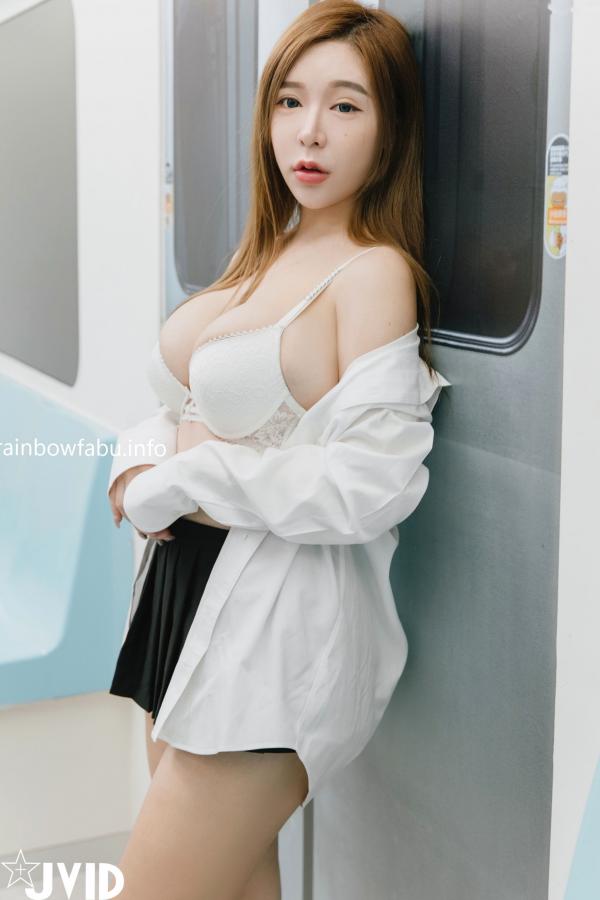    JVID-本垒奈-捷运超性欲幻想-超香鸳鸯浴全浸润-爆乳学生妹-watermark第47张图片