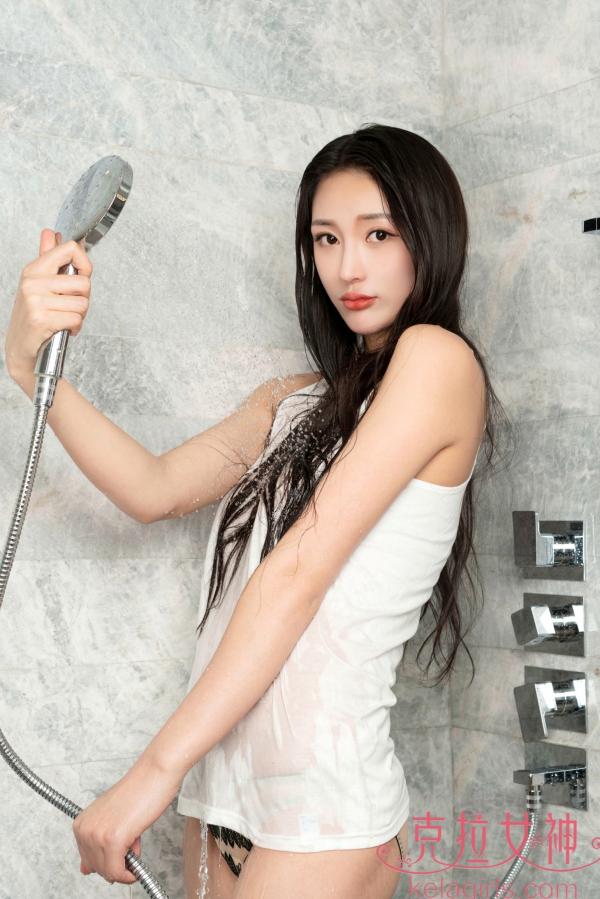    KelaGirls克拉女神 璇子《流水汩汩》浴室私房湿身写真，湿透白背心尽显极致性感诱惑第9张图片