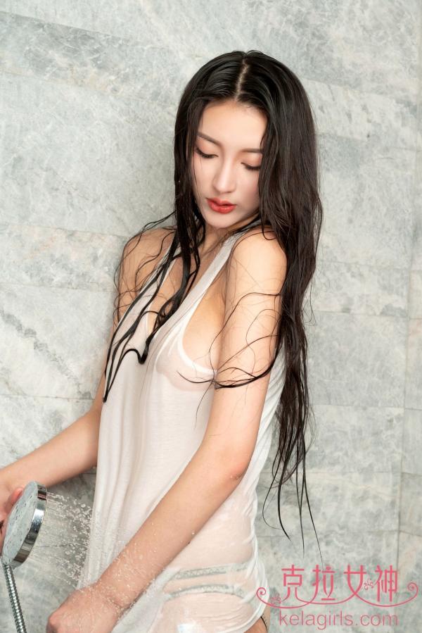    KelaGirls克拉女神 璇子《流水汩汩》浴室私房湿身写真，湿透白背心尽显极致性感诱惑第16张图片