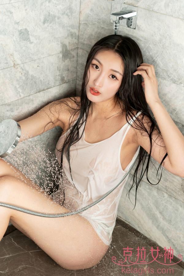    KelaGirls克拉女神 璇子《流水汩汩》浴室私房湿身写真，湿透白背心尽显极致性感诱惑第23张图片