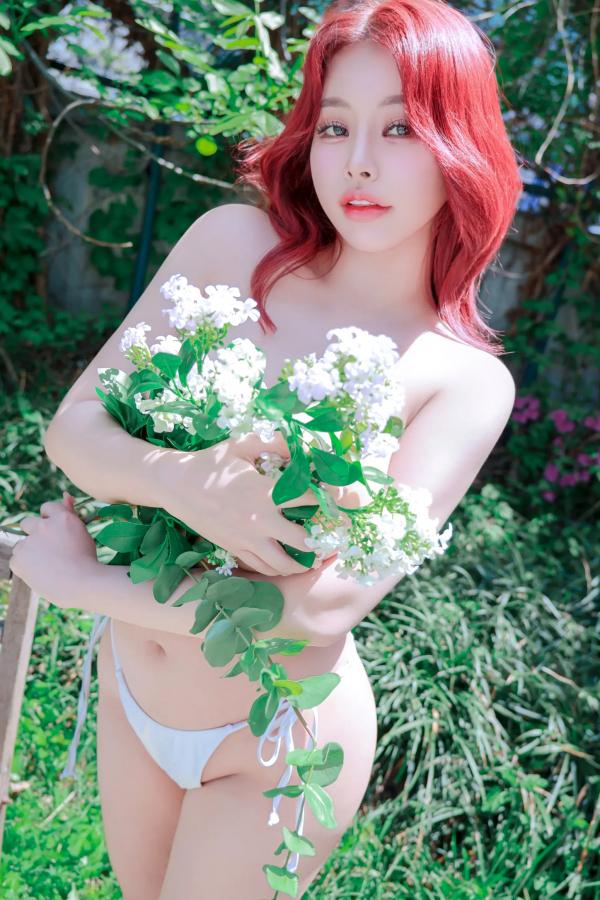    Babby Ang - Sexy garden：红发尤物户外白色比基尼私房写真，极致性感美臀大尺度诱惑第65张图片