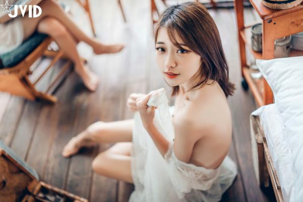    JVID-飘飘-妍妍-百合花神の美少女-绝美私房摄影-大尺度百合互动-辰辰特别客串-性感视觉盛宴第41张图片