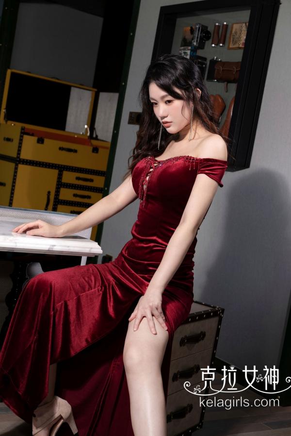    KelaGirls克拉女神：宋黛《抬腿撩红裙》诱惑丝绒礼裙私房写真，魅影流光，尽显成熟冷艳魅力第5张图片