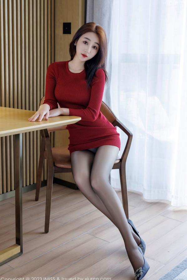    IMiss爱蜜社-738-九月生：红色针织修身裙搭配黑丝，极品私房照尽显妩媚性感美腿第2张图片