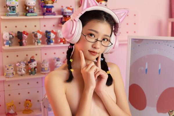    JVID妍妍-电竞少女主题写真-清纯JK校服诱惑-粉色直播间大尺度出镜-JVID月刊201第65张图片