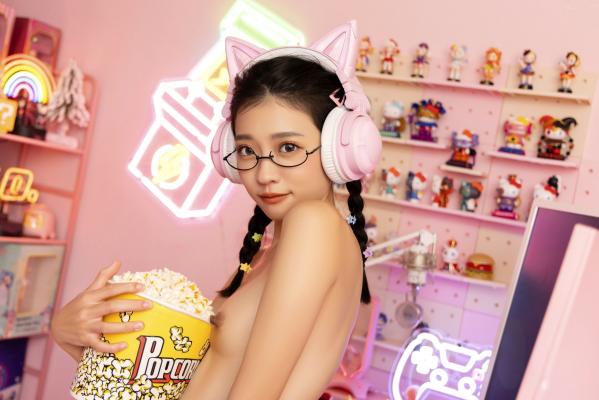    JVID妍妍-电竞少女主题写真-清纯JK校服诱惑-粉色直播间大尺度出镜-JVID月刊201第77张图片