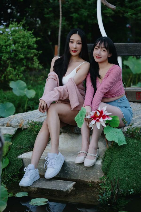    《轩颖小葵 - 桃园》户外清新写真，气质女神唯美秋千，自然风光下的迷人时刻[109P]第107张图片