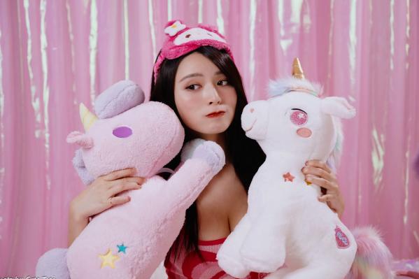   筱筱 - 热裤粉嫩少女风室内私房，梦幻波波池甜美玩偶写真[92P]第11张图片