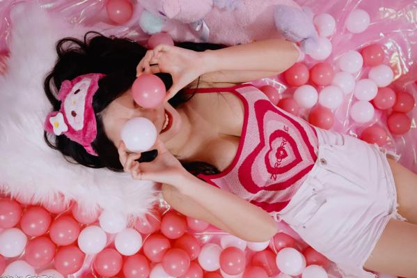    筱筱 - 热裤粉嫩少女风室内私房，梦幻波波池甜美玩偶写真[92P]第56张图片