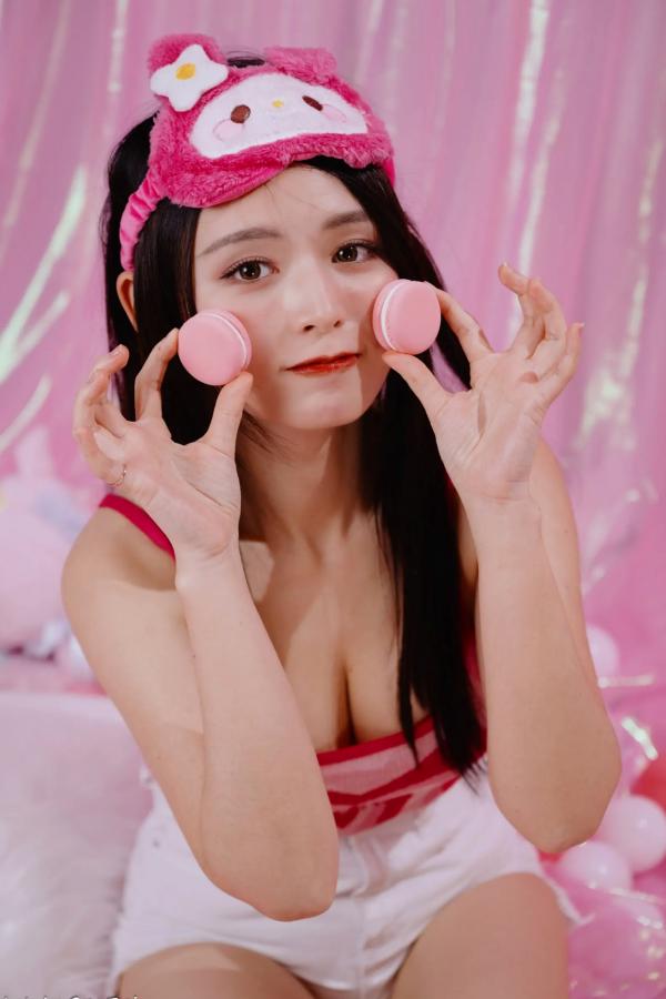    筱筱 - 热裤粉嫩少女风室内私房，梦幻波波池甜美玩偶写真[92P]第77张图片