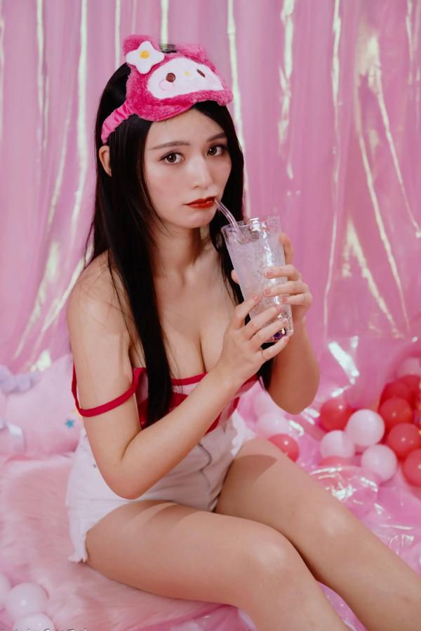    筱筱 - 热裤粉嫩少女风室内私房，梦幻波波池甜美玩偶写真[92P]第80张图片