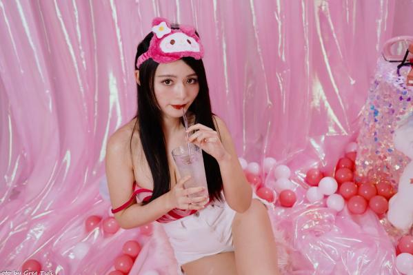    筱筱 - 热裤粉嫩少女风室内私房，梦幻波波池甜美玩偶写真[92P]第87张图片