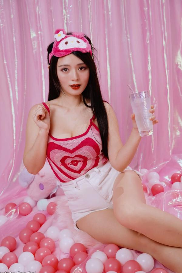    筱筱 - 热裤粉嫩少女风室内私房，梦幻波波池甜美玩偶写真[92P]第88张图片