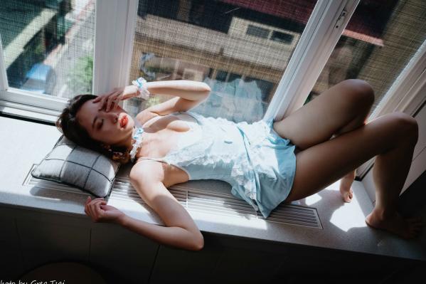    优宝 - 甜美系女仆装诱惑私房照，清新淡蓝色蕾丝展现迷人气质 [90P]第18张图片