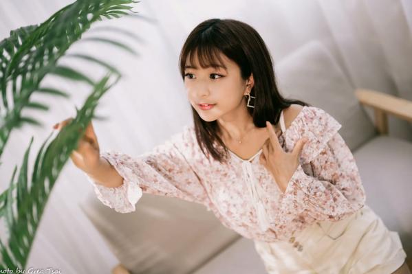    小栗 - 温馨居家私房棚拍，清新治愈系邻家美女甜美写真第6张图片