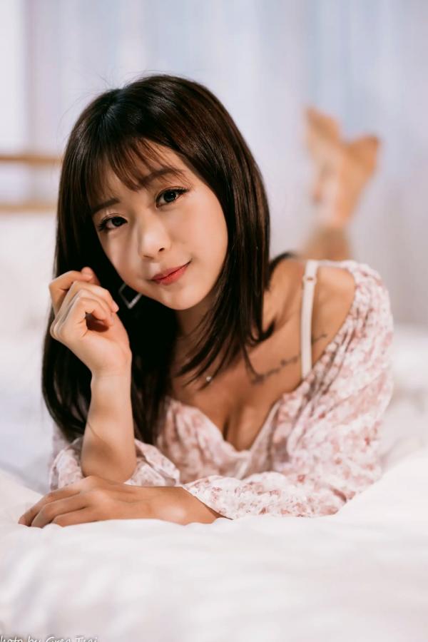    小栗 - 温馨居家私房棚拍，清新治愈系邻家美女甜美写真第45张图片