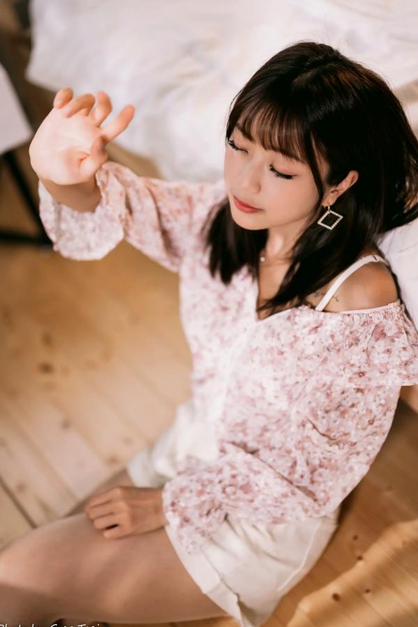    小栗 - 温馨居家私房棚拍，清新治愈系邻家美女甜美写真第59张图片