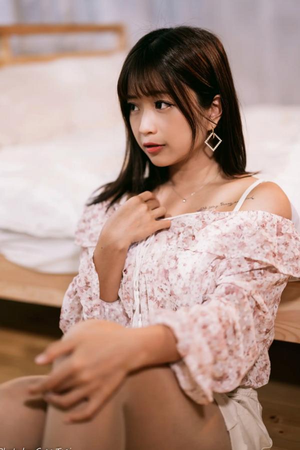    小栗 - 温馨居家私房棚拍，清新治愈系邻家美女甜美写真第69张图片