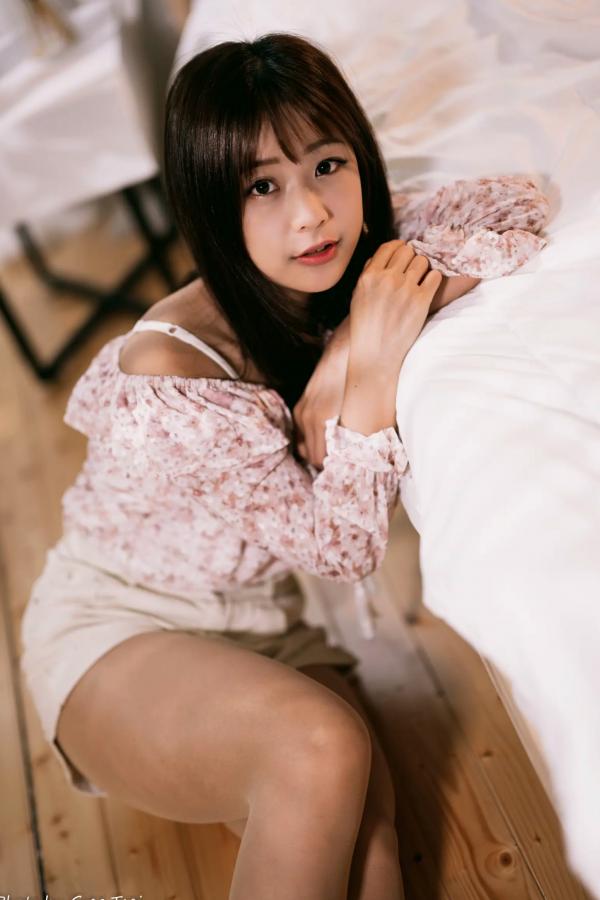    小栗 - 温馨居家私房棚拍，清新治愈系邻家美女甜美写真第80张图片
