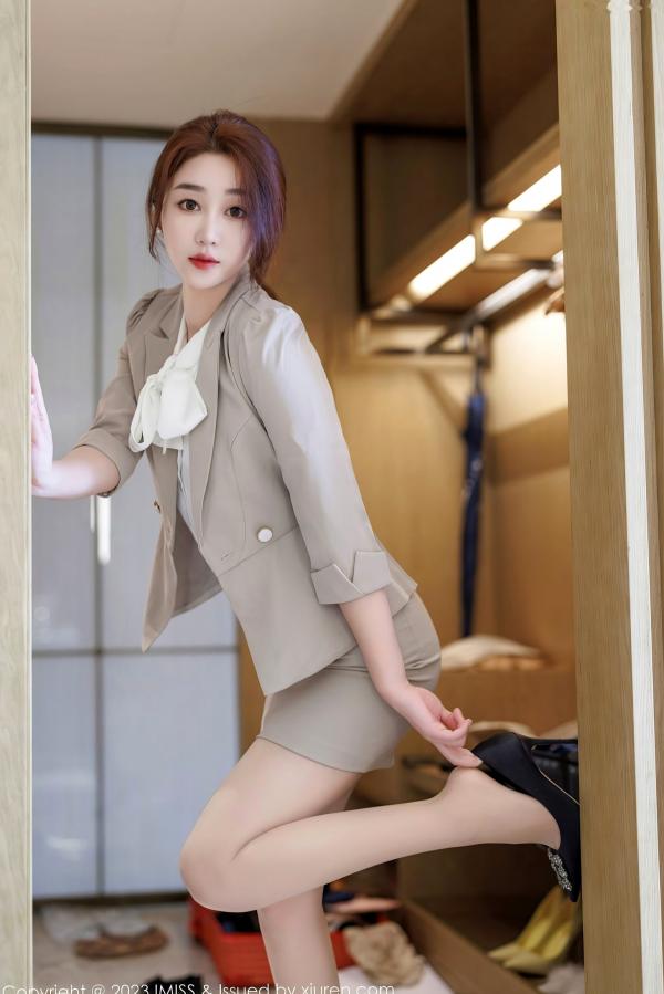    IMiss爱蜜社-735-九月生：职场制服诱惑与性感私房内衣写真，气质女神的优雅视觉盛宴第37张图片