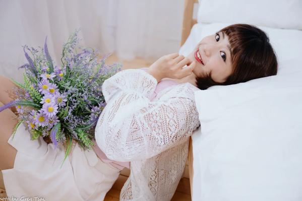    小栗 - 居家清纯私房美图，清新治愈系短发女神，唯美蕾丝与温馨卧室写真第60张图片
