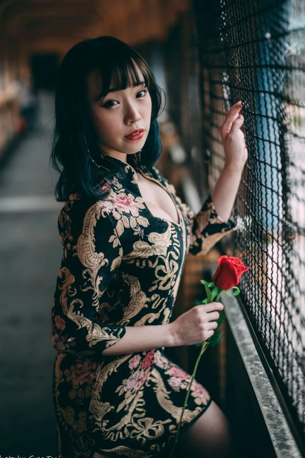    娃娃 - 绝美古典旗袍写真，优雅东方韵味与现代时尚风格碰撞 [108P]第11张图片