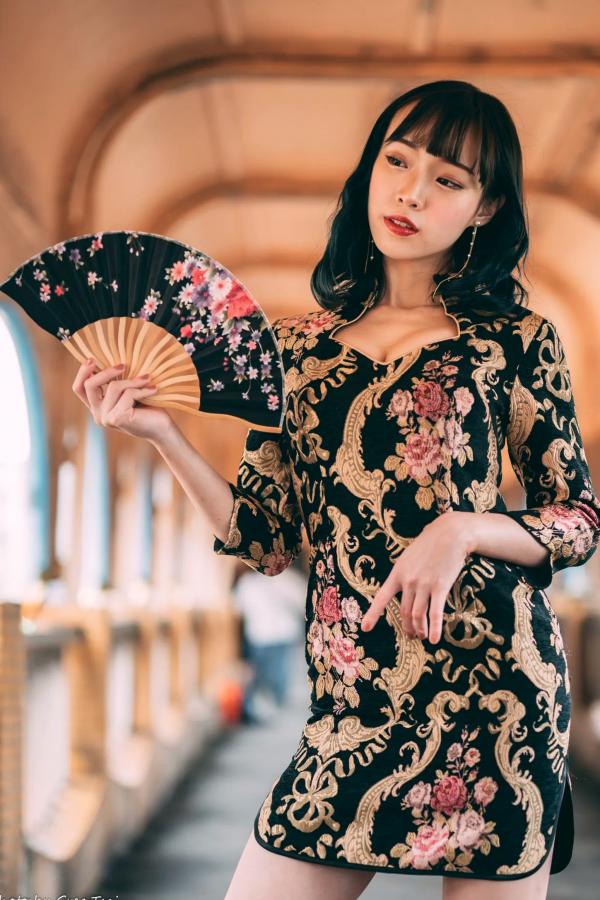    娃娃 - 绝美古典旗袍写真，优雅东方韵味与现代时尚风格碰撞 [108P]第17张图片