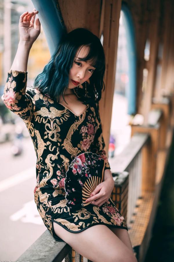    娃娃 - 绝美古典旗袍写真，优雅东方韵味与现代时尚风格碰撞 [108P]第25张图片