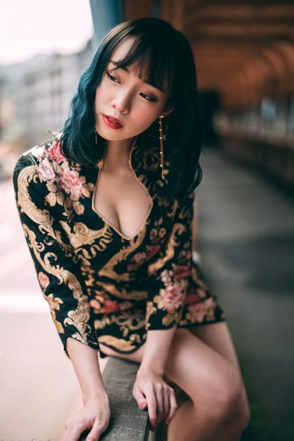    娃娃 - 绝美古典旗袍写真，优雅东方韵味与现代时尚风格碰撞 [108P]第26张图片