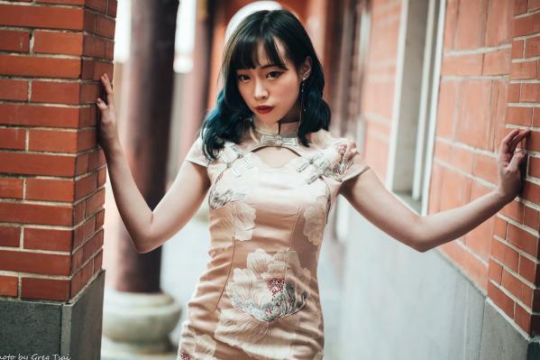    娃娃 - 绝美古典旗袍写真，优雅东方韵味与现代时尚风格碰撞 [108P]第43张图片