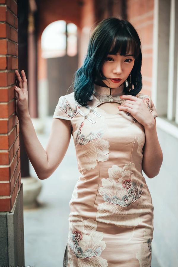    娃娃 - 绝美古典旗袍写真，优雅东方韵味与现代时尚风格碰撞 [108P]第44张图片
